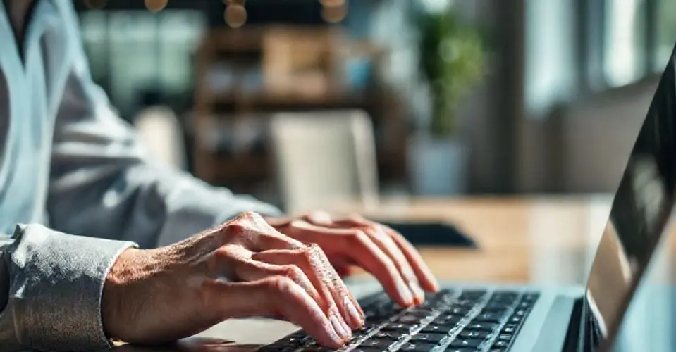 7 LinkedIn Growth Hacks for B2B Lead Generation